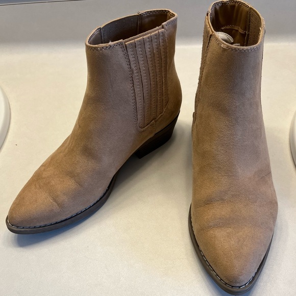Women’s Western Style Ankle Boots - Picture 1 of 9